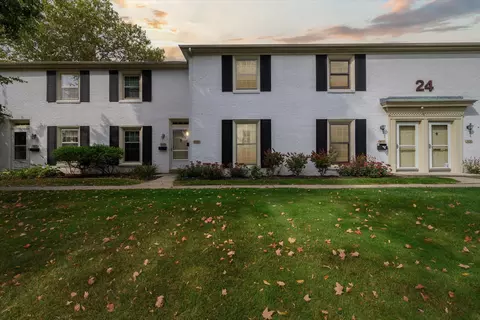2422 Abbington Dr SE, Grand Rapids, MI 49506