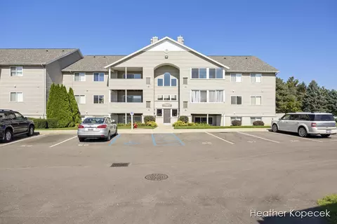 8382 N Jasonville Ct SE #55, Caledonia, MI 49316