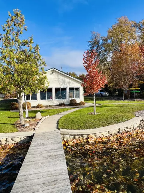 1021 S Coolidge Ave, Six Lakes, MI 48886