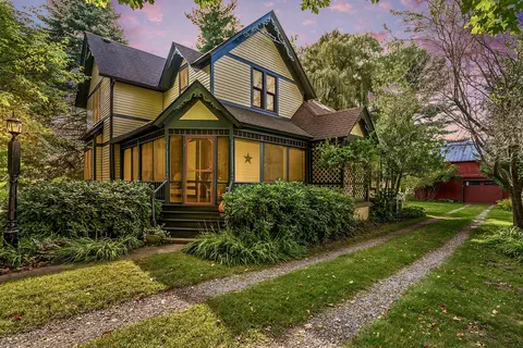1382 Blue Star Hwy, Fennville, MI 49408