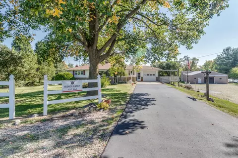 7057 S Clinton Trl, Eaton Rapids, MI 48827