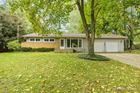415 Floral St, Belding, MI 48809