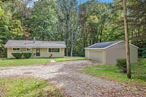7551 Blackman Rd, Jackson, MI 49201 photo 2