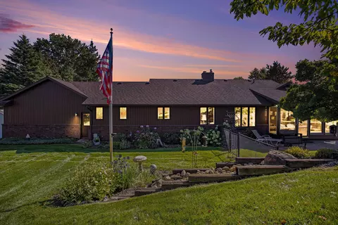 275 Greenridge Dr NW, Grand Rapids, MI 49544
