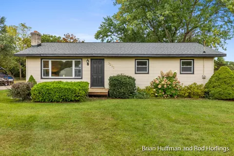 3231 Dean Lake Ave NE, Grand Rapids, MI 49525