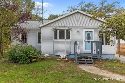 802 136th Ave, Holland, MI 49424