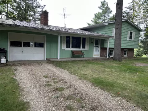 1230 Goodrich Lake Dr, Colon, MI 49040