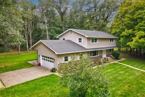 2565 W White Lake Dr, Whitehall, MI 49461