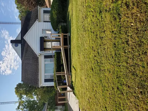 232 W Empire Ave, Benton Harbor, MI 49022