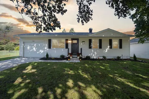 5628 Holly Dr, Jackson, MI 49201