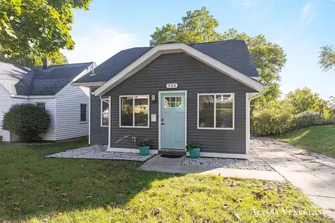 934 Frederick Ave NW, Grand Rapids, MI 49504