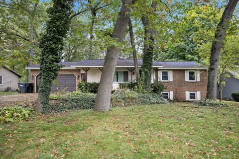 1271 103rd Ave, Plainwell, MI 49080
