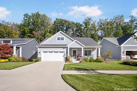 16384 Wickshire Pl, Spring Lake, MI 49456