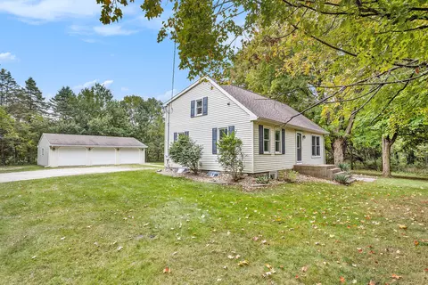 7822 N 32nd St, Richland, MI 49083