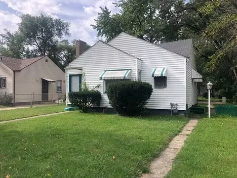 1370 Bishop Ave, Benton Harbor, MI 49022