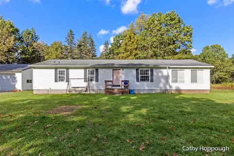 11843 Cedar Lake Rd, Fenwick, MI 48834