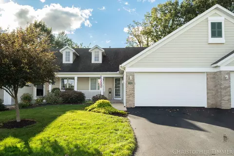 1799 W Clearwater Dr, Zeeland, MI 49464