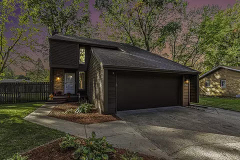 1754 S Cambridge Pl, St. Joseph, MI 49085