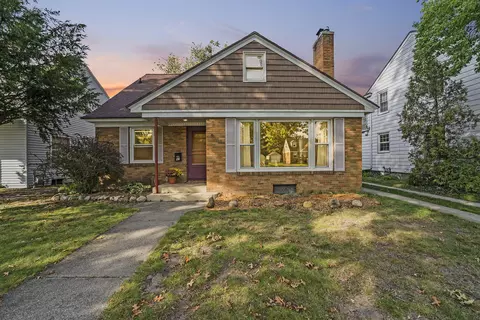 97 W 21st St, Holland, MI 49423