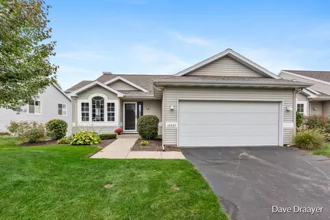 10927 Aspen Trl, Zeeland, MI 49464