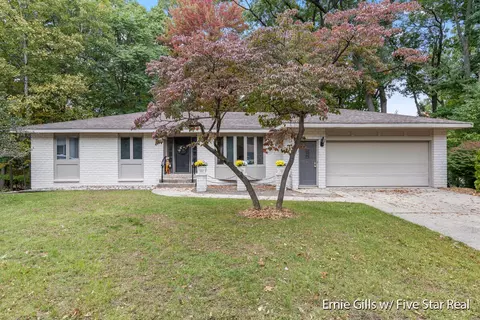 4627 Deepwood Ct SW, Wyoming, MI 49519