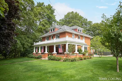 10283 Chicago Dr, Zeeland, MI 49464