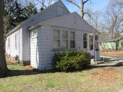 3133 Mona St, Muskegon Heights, MI 49444