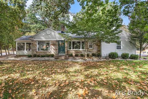 2653 Thornapple River Dr SE, Grand Rapids, MI 49546