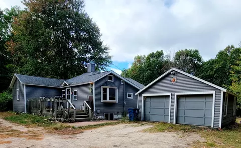 3320 Maple Rd, Manistee, MI 49660