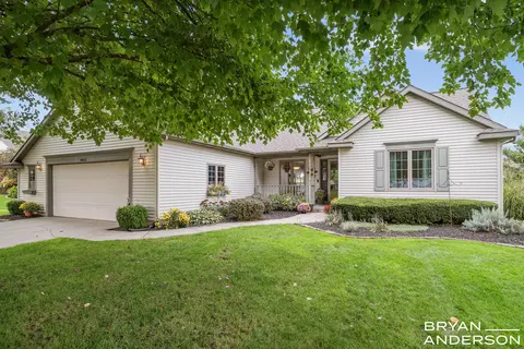 4483 Sunnyslope Dr, Hudsonville, MI 49426