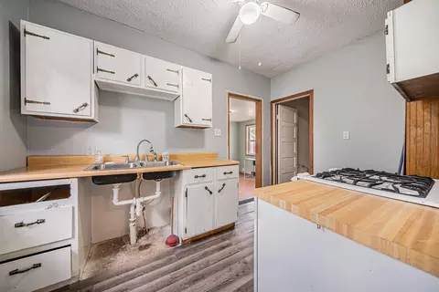 910 Seymour Ave, Jackson, MI 49202 photo 8