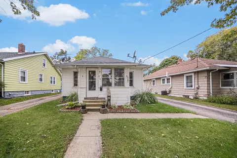 910 Seymour Ave, Jackson, MI 49202 photo 2