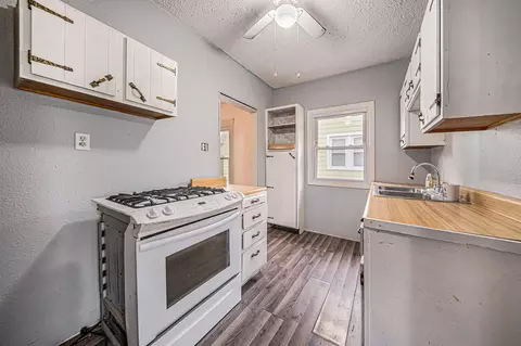 910 Seymour Ave, Jackson, MI 49202 photo 9
