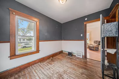 910 Seymour Ave, Jackson, MI 49202 photo 6