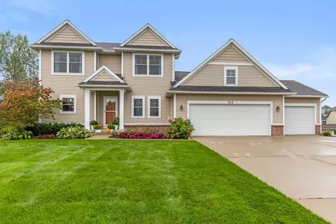 913 Golfside Ct, Jenison, MI 49428