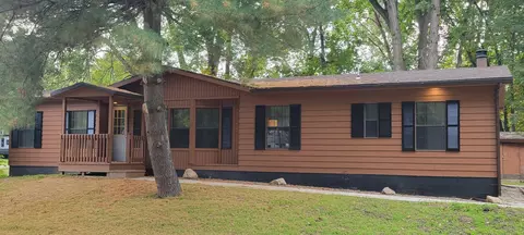 23341 Lee Dr, Lawton, MI 49065