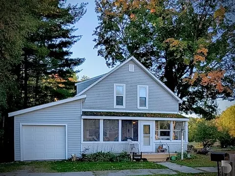 218 E 2nd St, Scottville, MI 49454