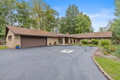 942 Bellclaire Ave SE, Grand Rapids, MI 49506