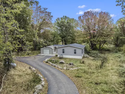 12776 S Minges Rd, Battle Creek, MI 49015