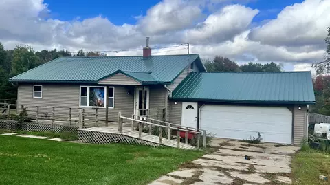 14780 16 Mile Rd, Leroy, MI 49655