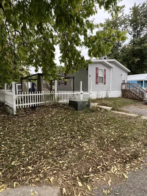 260 E Garfield Ave #20, Coldwater, MI 49036