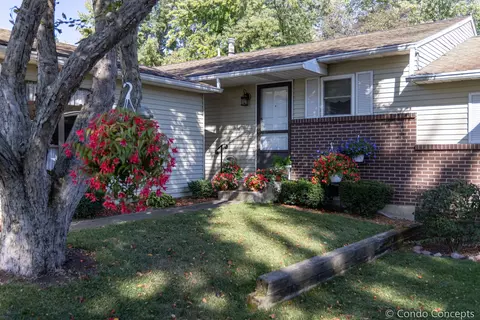 3066 Riviera Ct SE, Kentwood, MI 49512