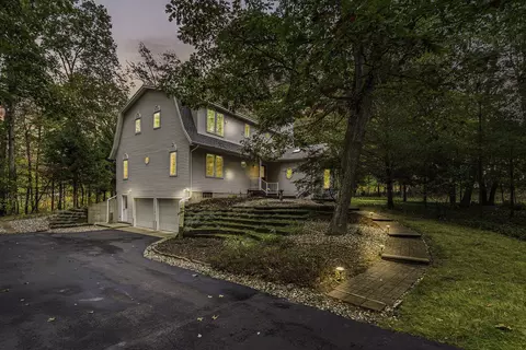 2156 Millennium View Ct NE, Grand Rapids, MI 49525
