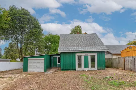 668 Cherry St, South Haven, MI 49090