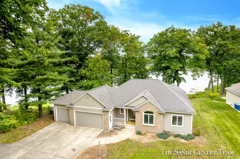 15035 Pine Ridge Rd, Grand Haven, MI 49417