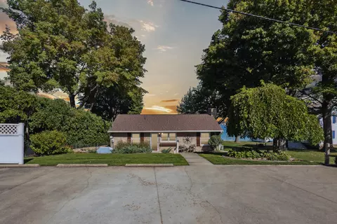 20880 Diamond Shores Dr, Cassopolis, MI 49031