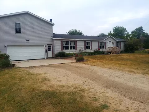 6806 121st Avenue Ave, Fennville, MI 49408