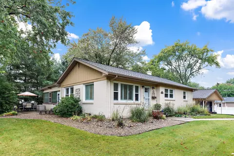 601 W Michigan St, New Buffalo, MI 49117