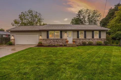 3185 27th St SW, Grandville, MI 49418