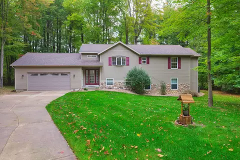 3471 Woodland Trl, Allegan, MI 49010